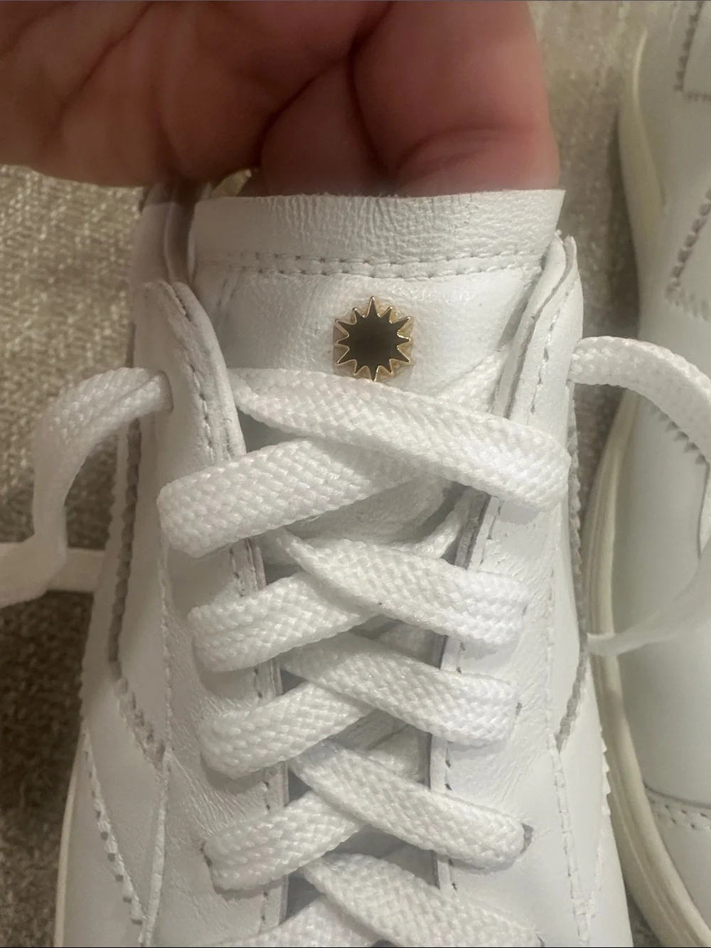 Stuart Weitzman Women’s White Leather Sneakers Size 8M with Dust Bag